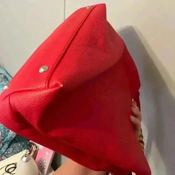 Sam Edelman Ruby Red Satchel/Crossbody w/Bamboo
Style Handle - Picture 13 of 16